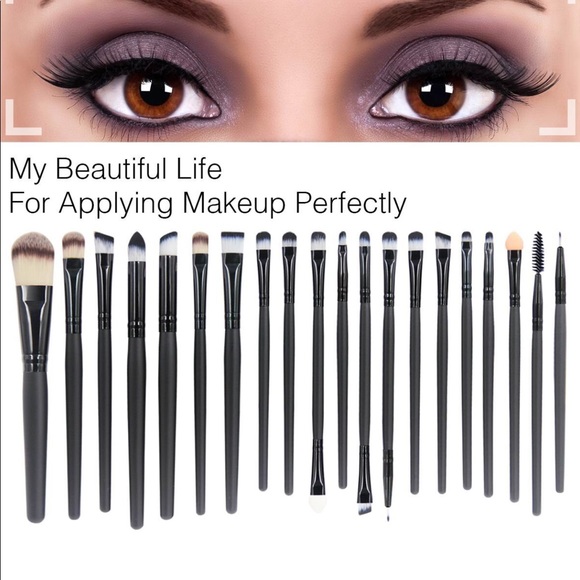 Makeup brushes - Picture 2 of 3